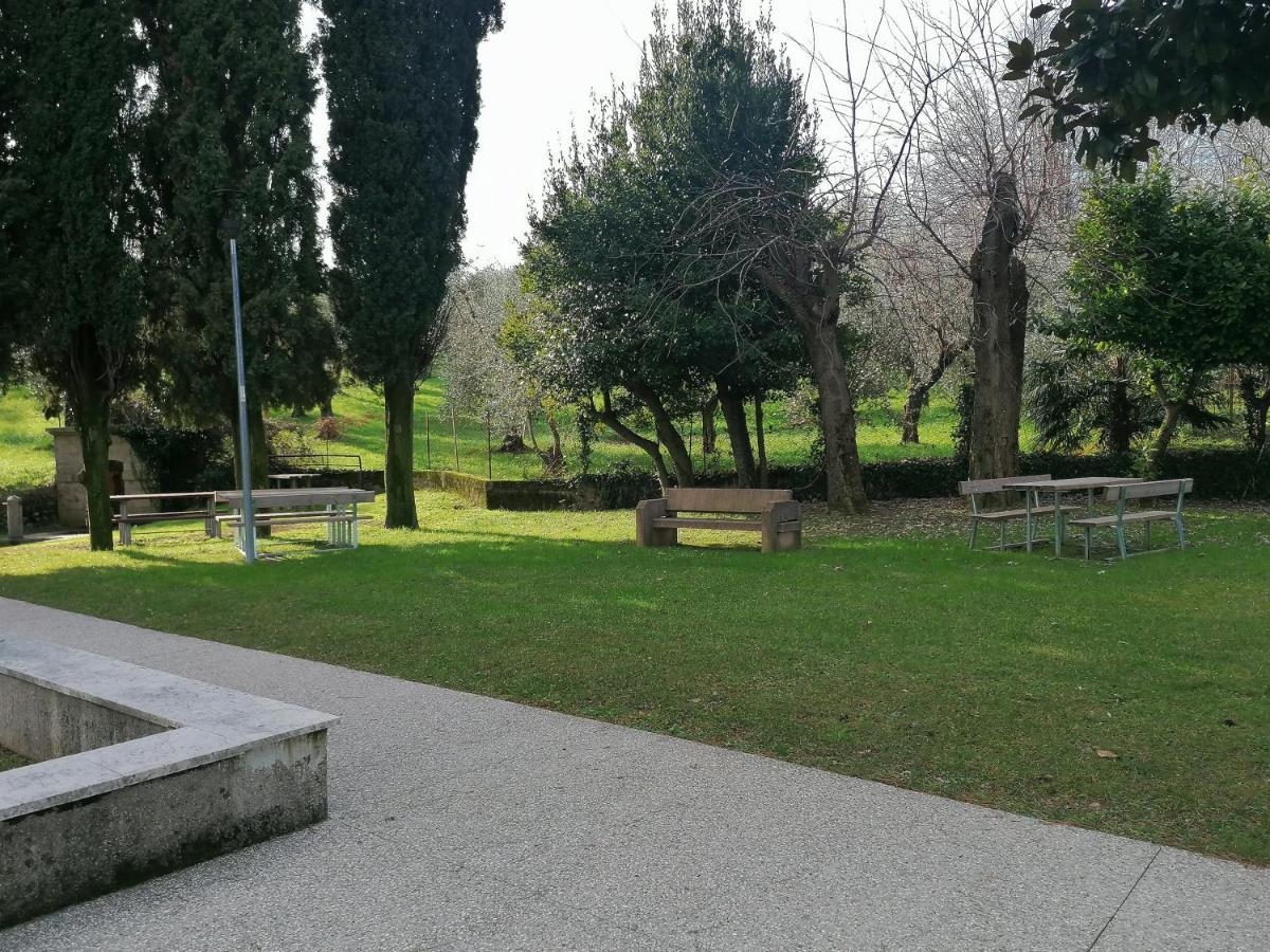 Bilocale Papavero, Magnolia O Girasole San Felice del Benaco Exterior foto